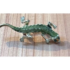 Vintage Enamel Gecko Animal Pin